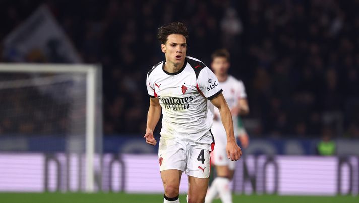 PISA, ITALY - FEBRUARY 13: Samuele Ricci of AC Milan in action during the Serie A match between Pisa SC and AC Milan at Arena Garibaldi on February 13, 2026 in Pisa, Italy. (Photo by Giuseppe Cottini/AC Milan via Getty Images) Pisa-Milan, Ricci tira fuori gli attributi: “Vinciamo anche queste partite” - immagine 1