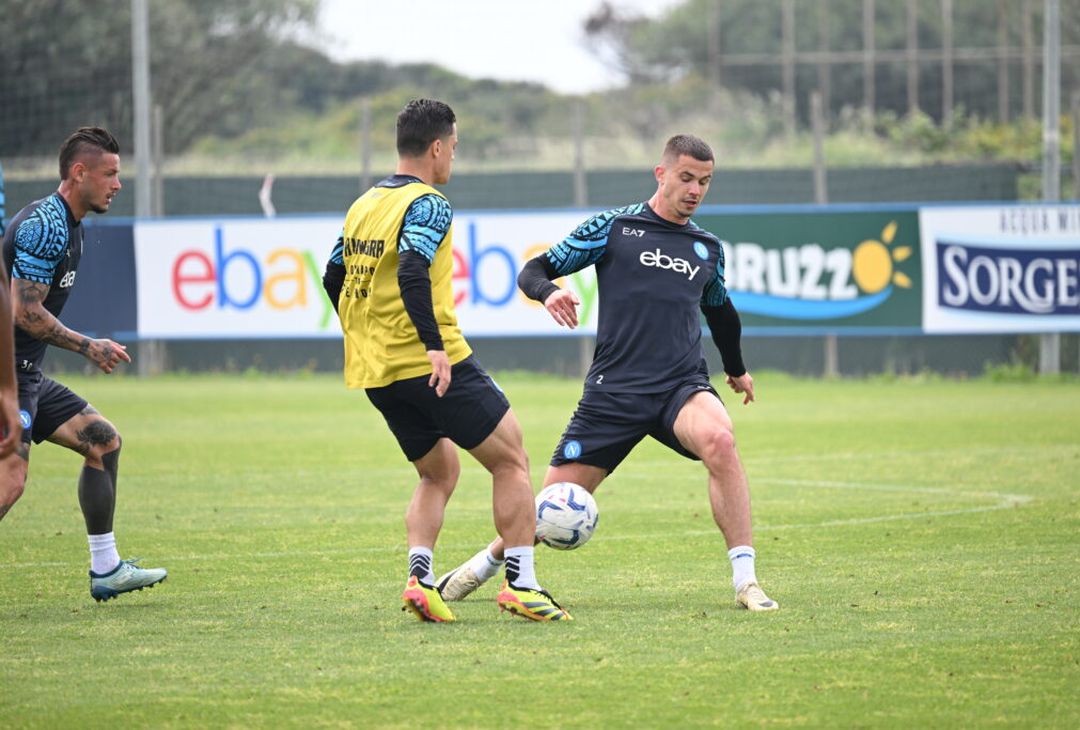 GALLERY Gli scatti dell’allenamento di oggi del Napoli: azzurri concentrati - immagine 6