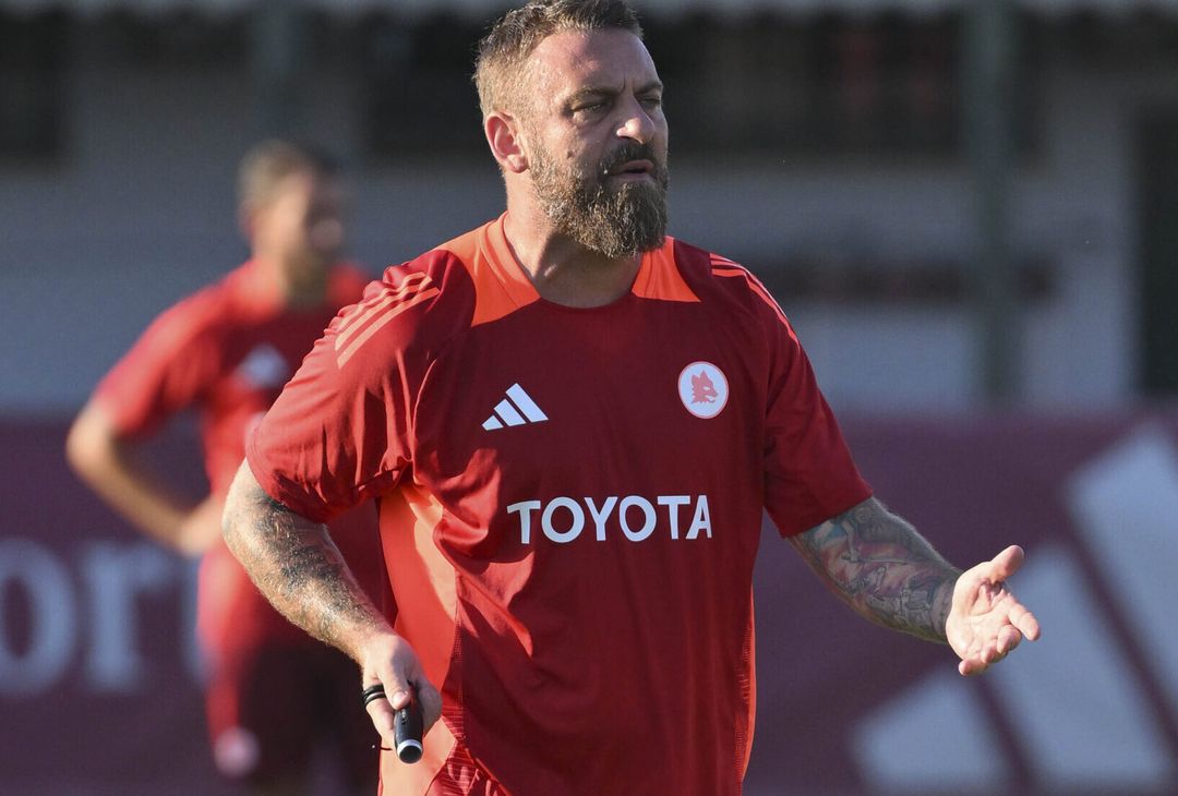 Roma, altro giorno di ritiro: l’allenamento di oggi a Trigoria – FOTO GALLERY - immagine 21