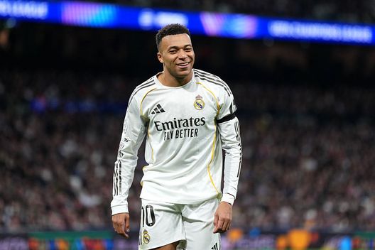 Real Madrid, incredibile ma vero: la mamma di Mbappé guadagna più di 8 Blancos- immagine 2