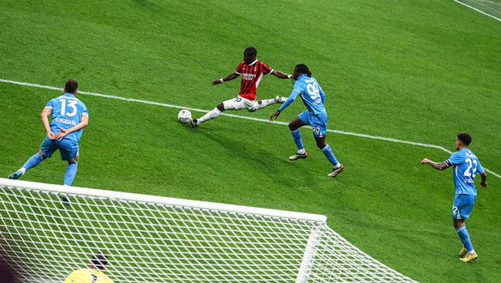 MILAN, ITALY - OCTOBER 29: Yunus Musah of AC Milan in action during the Serie A match between AC Milan and Napoli at Stadio Giuseppe Meazza on October 29, 2024 in Milan, Italy. (Photo by Giuseppe Cottini/AC Milan via Getty Images)  milan-musah-theo-hernandez-maignan-calciomercato-aggiornamenti-oggi-moretto-fabrizio-romano-video-youtube-news-ultima-ora-2