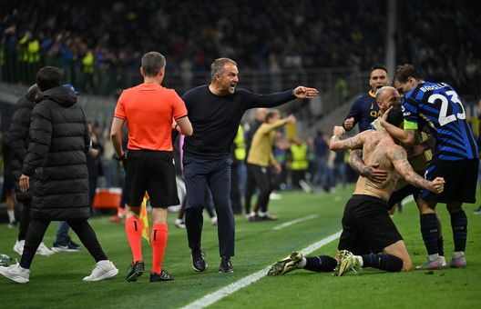 La rabbia di Flick dopo il gol di Acerbi nel recupero. (Foto di Dan Mullan/Getty Images) Inter, che spettacolo! Una notte da film nel segno di un gruppo straordinario- immagine 6