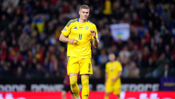 GENK, BELGIUM - MARCH 23: Artem Dovbyk #11 of Ukraine in action in the second half of the UEFA Nations League 2024/25 League A/B Play-offs second leg match between Belgium and Ukraine on March 23, 2025 in Genk, Belgium. (Photo by Alex Bierens de Haan/Getty Images) Ucraina batte l’Islanda e centra i playoff senza Dovbyk. Lui esulta sui social - immagine 1