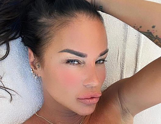La smentita di Antonella Mosetti sul presunto flirt con il figlio di Bettarini: “Non è carino…” La smentita di Antonella Mosetti sul presunto flirt con il figlio di Bettarini: “Non è carino…” - immagine 1