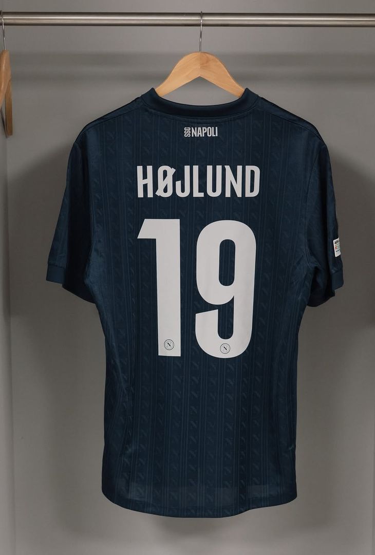 Manchester City-Napoli, lo spogliatoio è pronto: la scelta sulla maglia – GALLERY - immagine 3