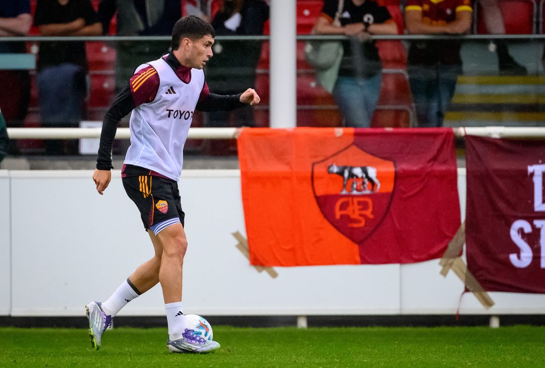 Roma, la seduta pomeridiana aperta ai tifosi al St. George’s Park – FOTO GALLERY - immagine 37