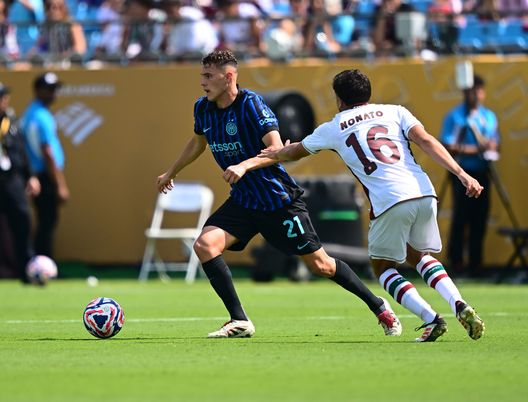 Kristjan Asllani in azione durante la partita degli ottavi di finale della Coppa del Mondo per Club FIFA 2025 tra Inter e Fluminense al Bank of America Stadium il 30 giugno 2025 a Charlotte, Carolina del Nord. (Foto di Mattia Pistoia - Inter/Inter tramite Getty Images) Inter-Fluminense 0 a 2, l’epilogo della stagione dei nerazzurri: cosa rimane a Chivu- immagine 2