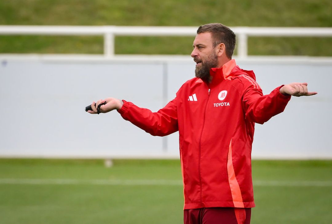 Ritiro Roma, Dovbyk scalda i motori: le indicazioni di De Rossi – FOTO GALLERY - immagine 7