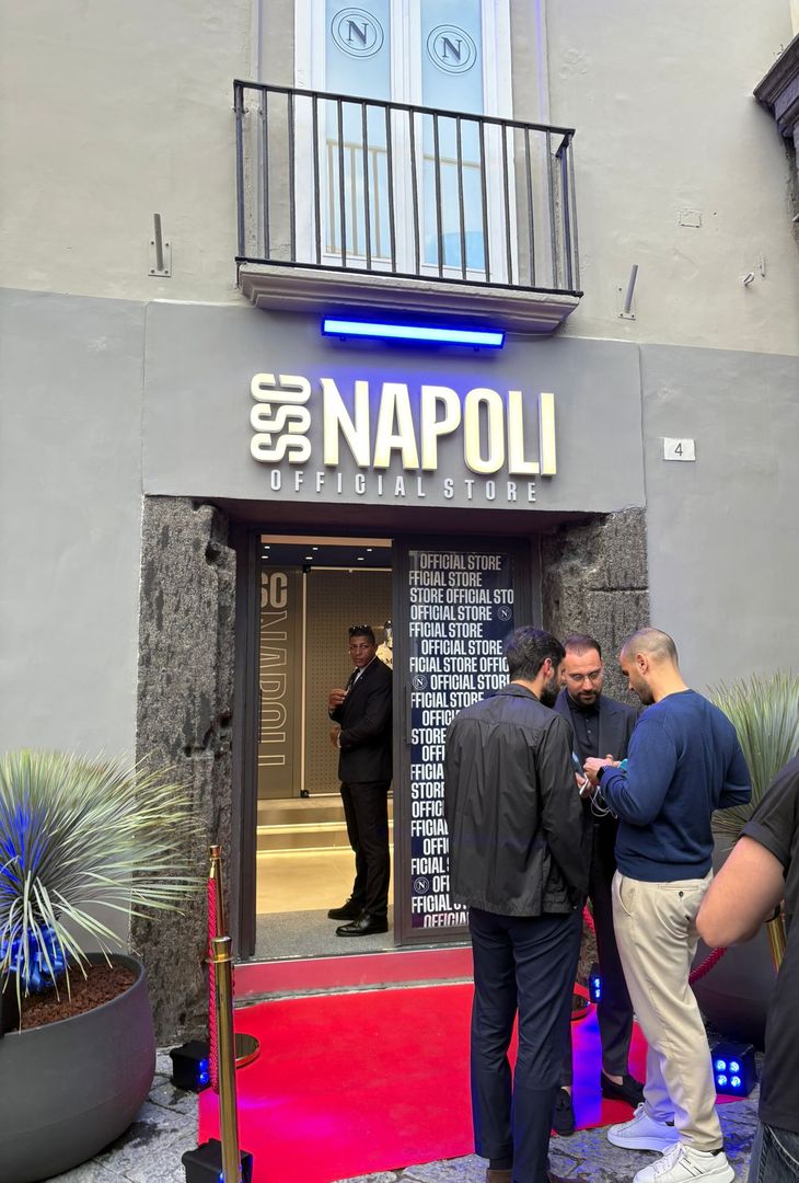 GALLERY Nuovo store Napoli a San Domenico, c’è anche Manna- immagine 1