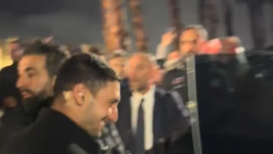 Cena natalizia Napoli, Politano esce dal Rooftop: risate su Damiano “Er Faina” VIDEO