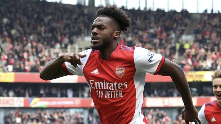 LONDON, ENGLAND - APRIL 23: Nuno Tavares of Arsenal celebrates after scoring their side's first goal during the Premier League match between Arsenal and Manchester United at Emirates Stadium on April 23, 2022 in London, England. (Photo by Mike Hewitt/Getty Images) HERE WE GO – C’è l’accordo per Nuno Tavares alla Lazio: ecco i dettagli e le cifre - immagine 1