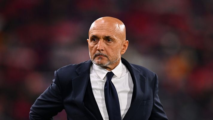 BOLOGNA, ITALY - DECEMBER 14: Luciano Spalletti, Head Coach of Juventus, looks on prior to the Serie A match between Bologna FC 1909 and Juventus FC at Renato Dall'Ara Stadium on December 14, 2025 in Bologna, Italy. (Photo by Alessandro Sabattini/Getty Images) Spalletti: “Vittoria importante perché affrontavamo una squadra di valore”- immagine 1