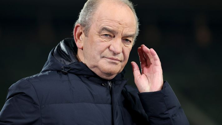 VIENNA, AUSTRIA - NOVEMBER 21: TV expert Herbert Prohaska looks on prior to the international friendly match between Austria and Germany at Ernst Happel Stadion on November 21, 2023 in Vienna, Austria. (Photo by Alexander Hassenstein/Getty Images) Prohaska: “Roma non da scudetto. Koné all’Inter non sarebbe titolare” - immagine 1