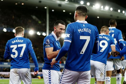 Everton, salta la cessione di McNeil al Crystal Palace: la fidanzata attacca il club sui social- immagine 2