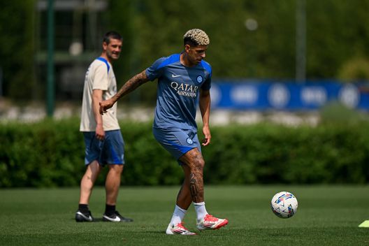 COMO, ITALY - JUNE 10: Luis Henrique of FC Internazionale in action during the FC Internazionale training session at BPER Training Centre at Appiano Gentile on June 10, 2025 in Como, Italy. (Photo by Mattia Pistoia - Inter/Inter via Getty Images) ESCLUSIVA Luis Henrique, Lamperti: “Dribbling e assist, ma credo non sia pronto”- immagine 2