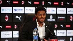 De Winter in conferenza: “La maglia del Milan è molto pesante, ma è bello indossarla”