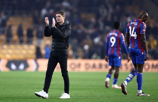 WOLVERHAMPTON, ENGLAND - NOVEMBER 02: Oliver Glasner, Manager of Crystal Palace, acknowledges the fans after the Premier League match between Wolverhampton Wanderers FC and Crystal Palace FC at Molineux on November 02, 2024 in Wolverhampton, England. (Photo by Naomi Baker/Getty Images) ESCLUSIVA Crystal Palace-Manchester City, Woosnam: “Eze e Mateta per fare la storia”- immagine 3