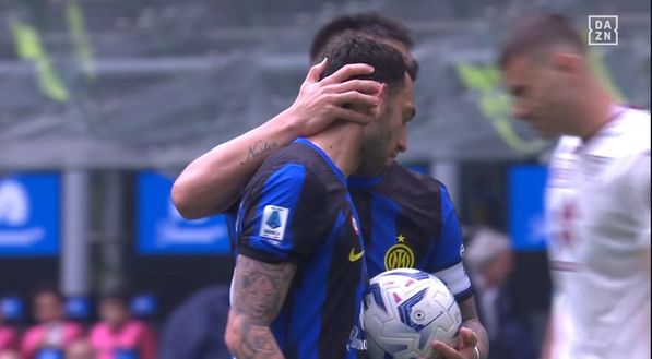 Inter-Torino – Calhanoglu offre il rigore a Lautaro, ma il Toro reagisce così. E lo stadio… - immagine 1