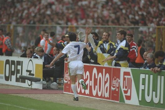 Alessandro Melli esulta dopo la rete del 2-1 Amarcord, 12 maggio 1993: il Parma vince il suo primo trofeo europeo- immagine 3