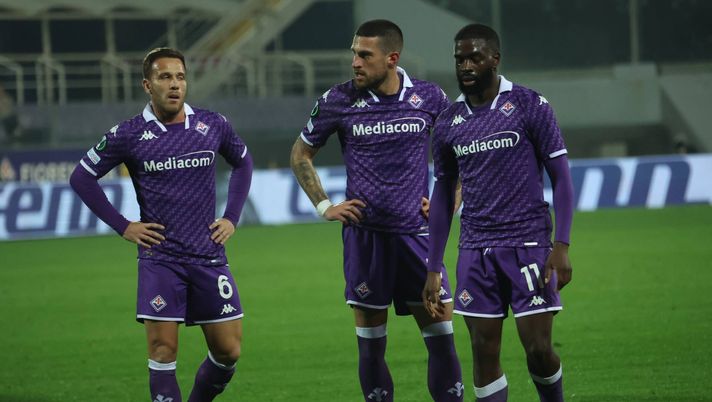 FOTO – Arthur si complimenta con i compagni: “Partita da squadra!” - immagine 1