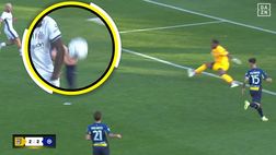 Varriale riesce a negare persino l’evidenza: “Probabile fallo di mano Thuram. Aiutini Inter che…”