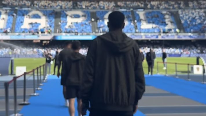 VIDEO “We are back!”: i calciatori del Napoli scendo in campo al Maradona VIDEO “We are back!”: i calciatori del Napoli scendo in campo al Maradona - immagine 1