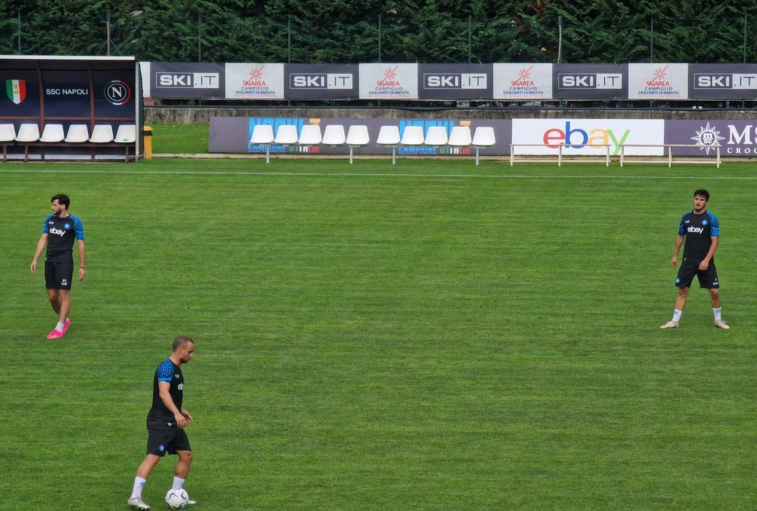 Osimhen, insieme ad altri big, si è allenato a parte questo pomeriggio. Non sarà dunque a disposizione con l'Anaune, non avendo ancora sufficiente minutaggio nelle gambe. I nazionali, a mezz'ora dall'inizio del match hanno poi lasciato il terreno di gioco di Carciato ai compagni che saranno dell'incontro.