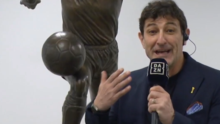 Ciro Ferrara ha salutato alla sua maniera l'ex compagno di squadra e attuale allenatore del Napoli, Antonio Conte Ferrara