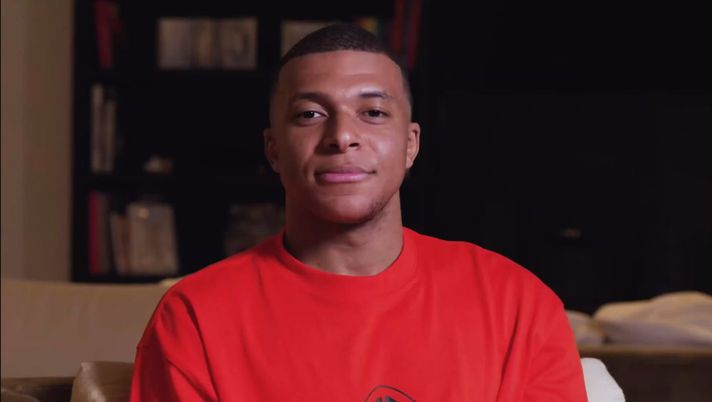 Instagram @k.mbappe Mbappé sborsa mezzo milione di euro per un ritratto di Pelè: battuto Hakimi all’asta - immagine 1