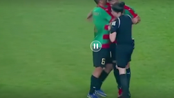 VIDEO / Algeria, aggredisce l’arbitro donna: solo ammonito