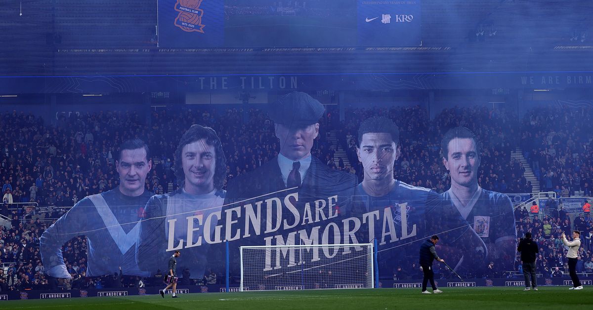 Il Birmingham celebra le sue leggende con una coreografia dedicata ai Peaky Blinders