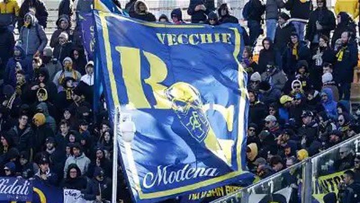 Rigore parato e 9 minuti di recupero: il Parma pareggia il derby in apnea Rigore parato e 9 minuti di recupero: il Parma pareggia il derby in apnea - immagine 1