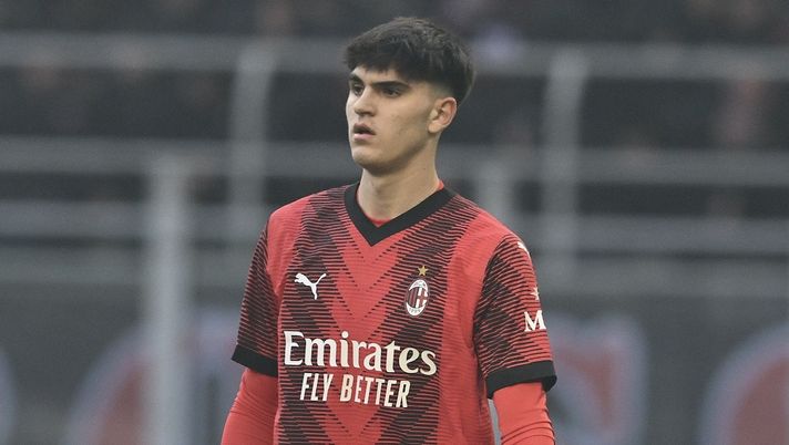 Davide Bartesaghi (difensore AC Milan), qui durante Milan-Monza 3-0 (Serie A 2023-2024) | News (Getty Images) Davide Bartesaghi AC Milan Milan-Monza 3-0 Serie A 2023-2024