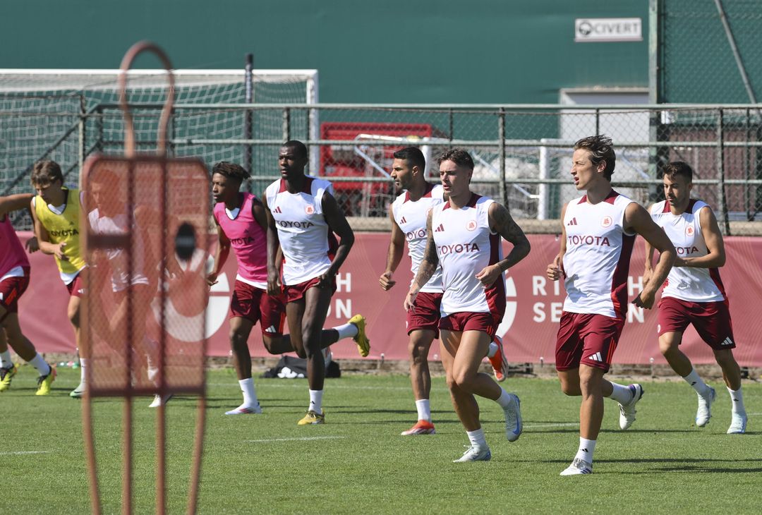 Roma, seduta di allenamento a Trigoria: il “benvenuto” a Soulé e Dahl – FOTO GALLERY - immagine 28