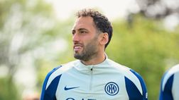 Calhanoglu: “Numeri chiari, ogni anno mi miglioro! Critiche a Svilar sul mio gol? Mettiti in porta e vediamo”