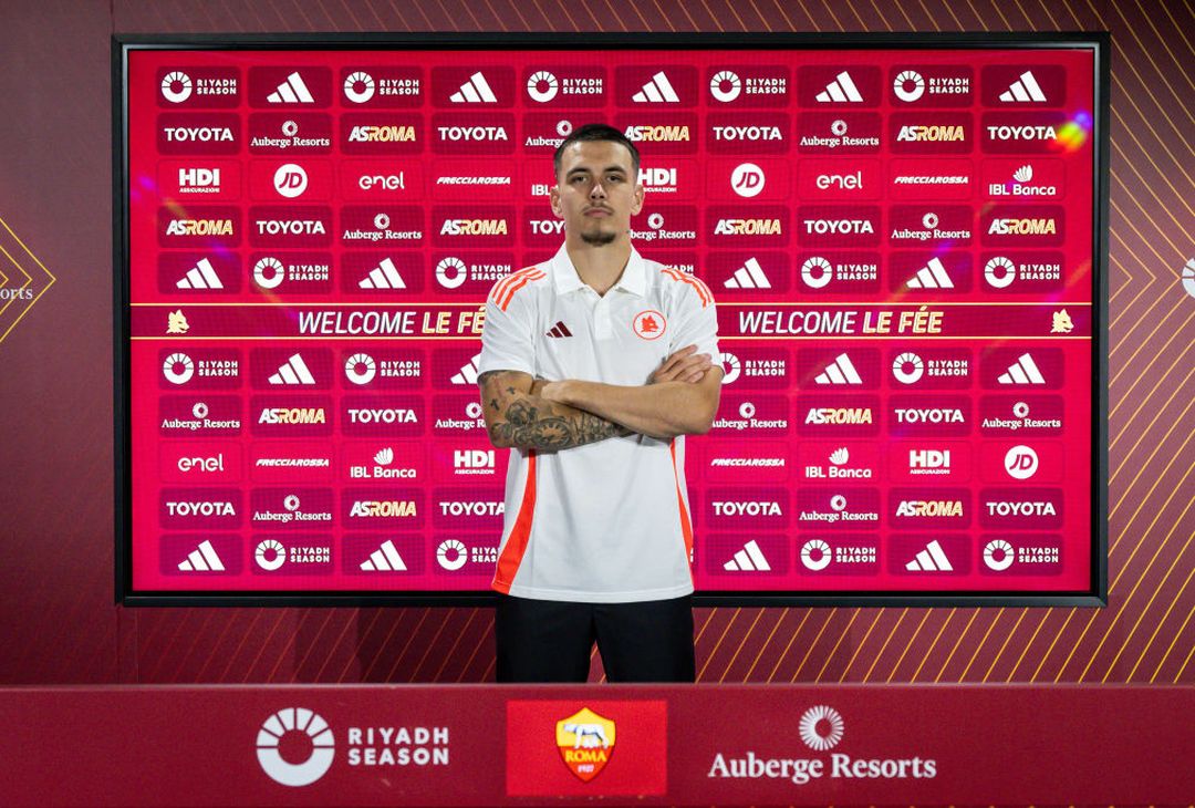 Trigoria, la firma e il primo allenamento di Enzo Le Fée con la Roma – FOTO GALLERY - immagine 6