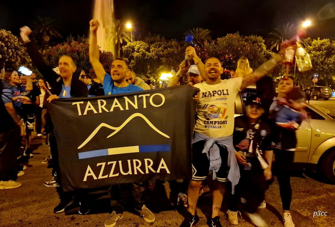 GALLERY Taranto azzurra, le foto della festa scudetto per il Napoli- immagine 1