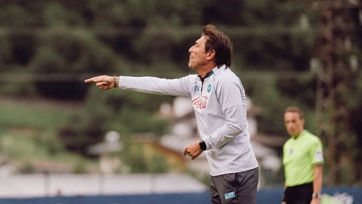 Napoli-Catanzaro, Conte cambia tutta la formazione: scelto un capitano inedito Napoli avanti 2-0 col Catanzaro
