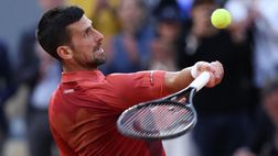 VIDEO/ Djokovic si allena sull’erba: ci prova per Wimbledon