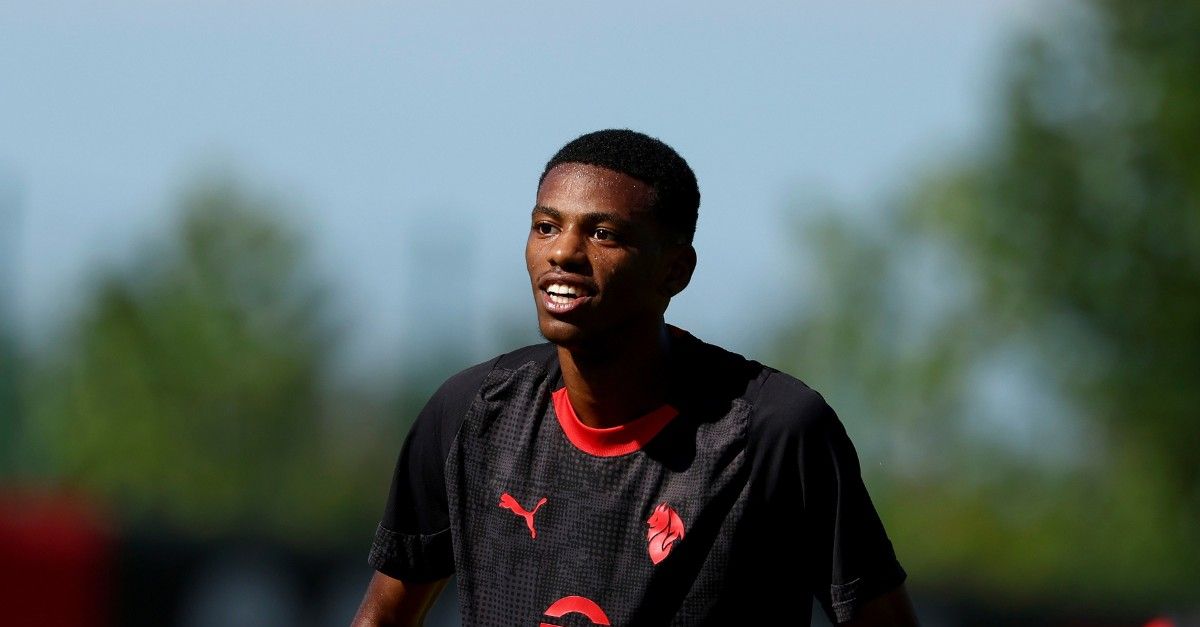 milan balentien si allena sui tiri da lontano penitenza dopo ogni errore