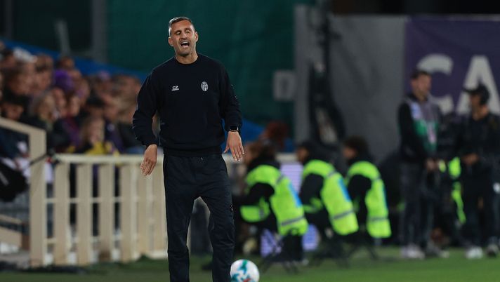 FLORENCE, ITALY - OCTOBER 26: Daniel Niccolini vice-manager of Bologna FC 1909 looks on during the Serie A match between ACF Fiorentina and Bologna FC 1909 at Artemio Franchi on October 26, 2025 in Florence, Italy. (Photo by Gabriele Maltinti/Getty Images) Niccolini (Dazn): “Potevamo anche perderla, ma sempre emozionante essere qua” - immagine 1