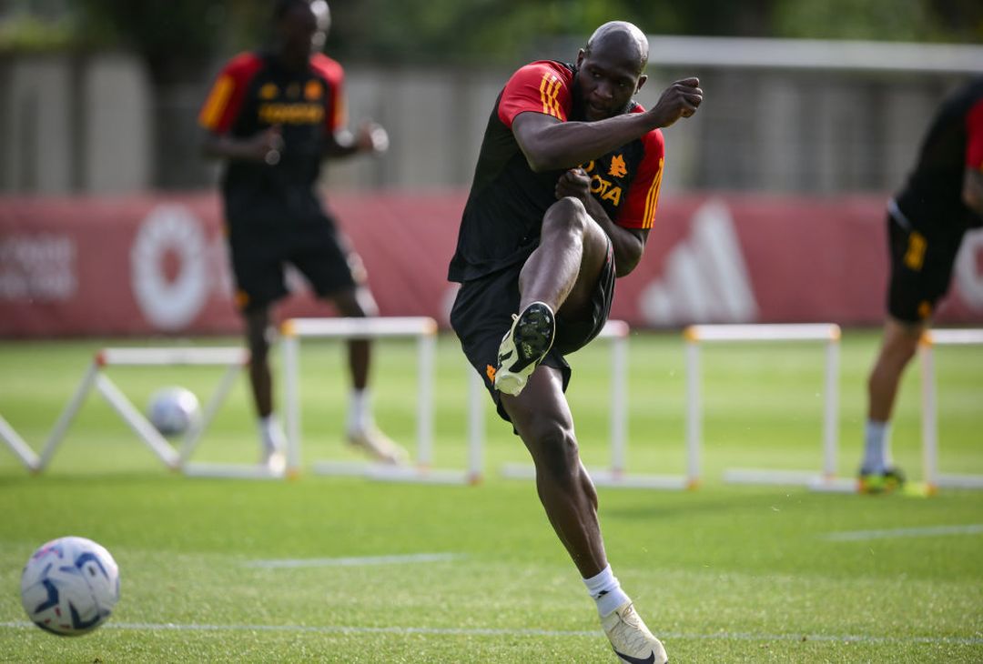 Roma, la rifinitura prima della sfida al Genoa – FOTO GALLERY - immagine 24