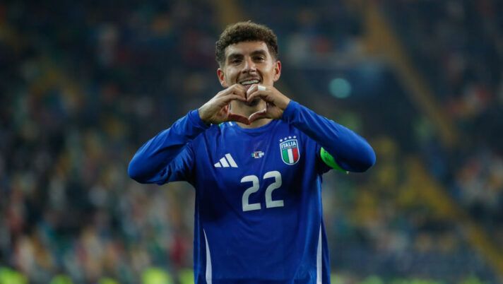 UDINE, ITALY - OCTOBER 14: Giovanni Di Lorenzo of Italy celebrates scoring his second goal during the UEFA Nations League 2024/25 League A Group A2 match between Italy and Israel at Stadio Friuli on October 14, 2024 in Udine, Italy. (Photo by Timothy Rogers/Getty Images) Di Lorenzo dopo la doppietta: “I momenti complicati capitano a tutti. La gente si fissa…” - immagine 1