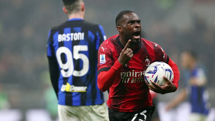 MILAN, ITALY - APRIL 22: Fikayo Tomori of AC Milan celebrates scoring his team's first goal during the Serie A TIM match between AC Milan and FC Internazionale at Stadio Giuseppe Meazza on April 22, 2024 in Milan, Italy. (Photo by Francesco Scaccianoce/Getty Images) Milan, Tomori sempre più al centro del progetto tra carattere e compattezza - immagine 1