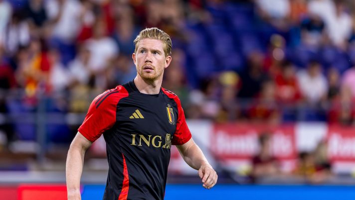 BRUSSELS, BELGIUM - SEPTEMBER 07: Kevin De Bruyne of Belgium warms up prior to the FIFA World Cup 2026 qualifier match between Belgium and Kazakhstan at on September 07, 2025 in Brussels, Belgium. (Photo by Omar Havana/Getty Images) de bruyne belgio