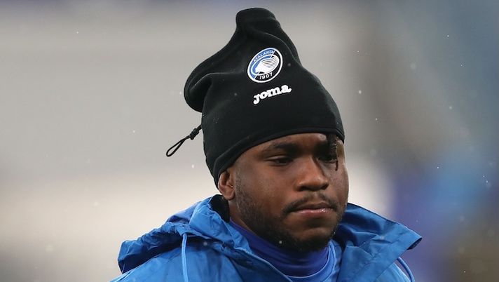 BERGAMO, ITALY - OCTOBER 23: Ademola Lookman of Atalanta BC during the warm up prior to the UEFA Champions League 2024/25 League Phase MD3 match between Atalanta BC and Celtic FC at Stadio di Bergamo on October 23, 2024 in Bergamo, Italy. (Photo by Marco Luzzani/Getty Images) NEWS – Lookman, Maldini, Hien, Sommer, Walker, Theo, Politano, Zaniolo, Lucca, Morente: le novità- immagine 1