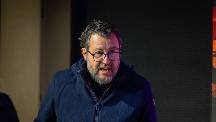 Salvini sugli stadi: “Felice di poter semplificare ed accelerare sul tema” - immagine 1