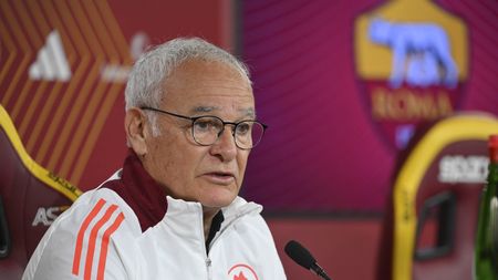 ROME, ITALY - APRIL 11: AS Roma coach Claudio Ranieri during a press conference at Centro Sportivo Fulvio Bernardini on April 11, 2025 in Rome, Italy. (Photo by Luciano Rossi/AS Roma via Getty Images) Ranieri Roma