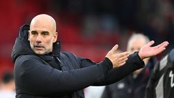 Guardiola in festa con i tifosi: ma l’occhiataccia alla telecamera è già un “meme”