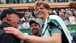 Tifosi milanisti orgogliosi di Jannik Sinner: anche se il tuffo non è il massimo…